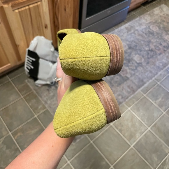 Madewell Green Snakeskin Print Leather Flats - Picture 4 of 5